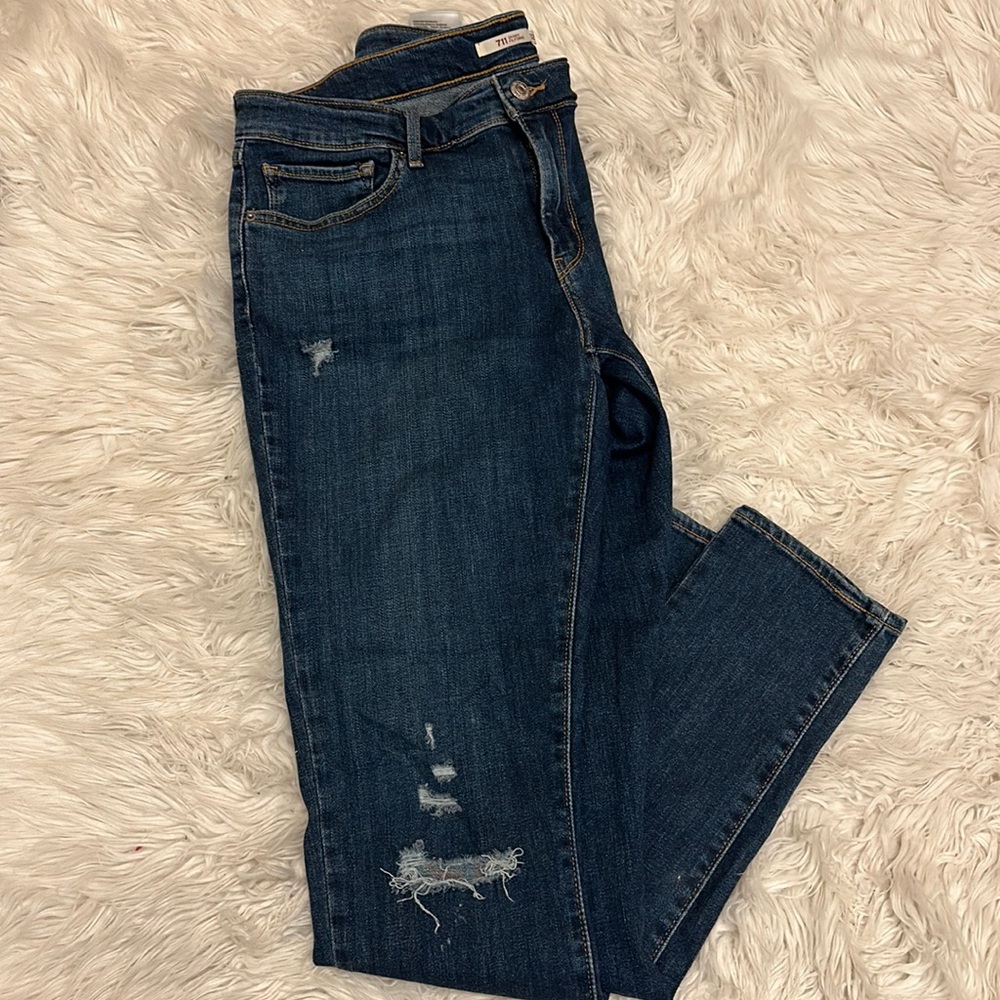 Levi’s 711 Skinny blue distressed jeans s 32